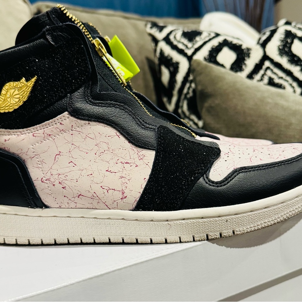Nike Jordan Air Black and Cream Women’s Zippered High-Top Size 8 1/2